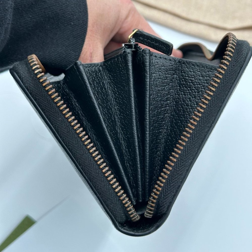 π₯GUCCI ANIMALIER LEATHER ZIP AROUND WALLET π₯FULL INCLUSIONπ₯ - Picture 9 of 14
